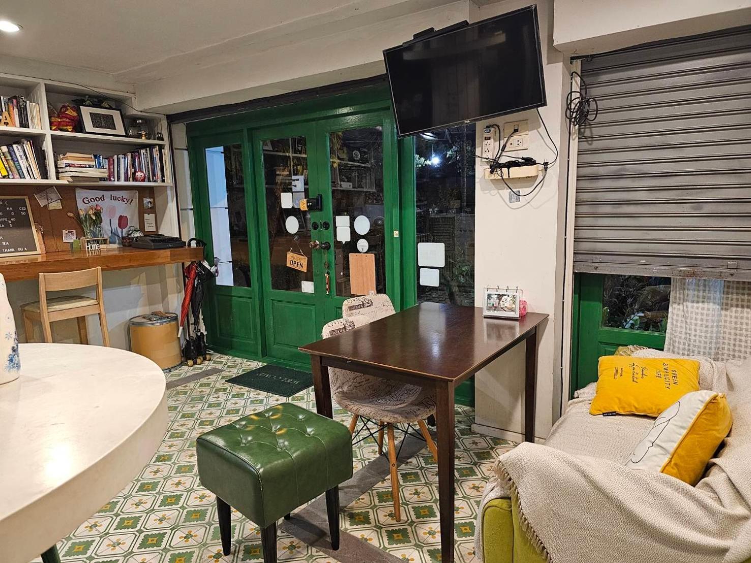 Ratana Boutique Hostel Bangkok Exterior photo