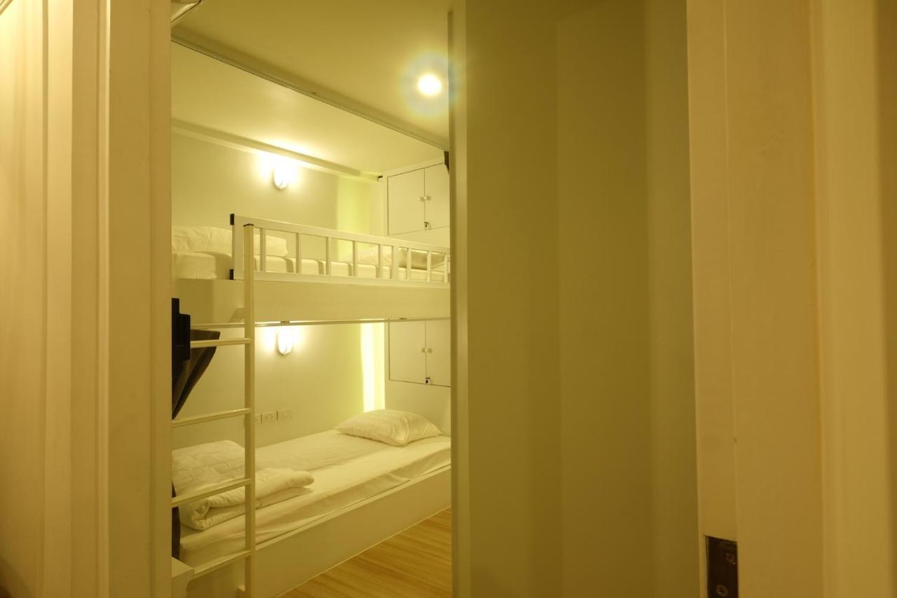 Ratana Boutique Hostel Bangkok Exterior photo