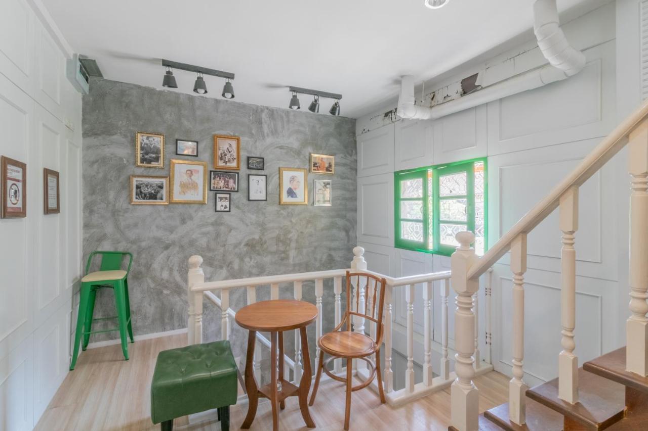 Ratana Boutique Hostel Bangkok Exterior photo