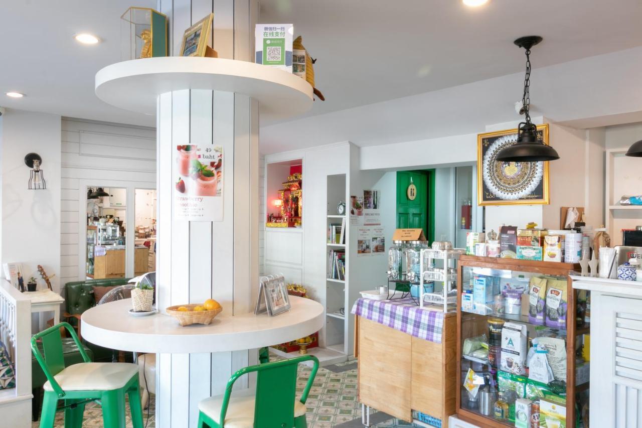 Ratana Boutique Hostel Bangkok Exterior photo