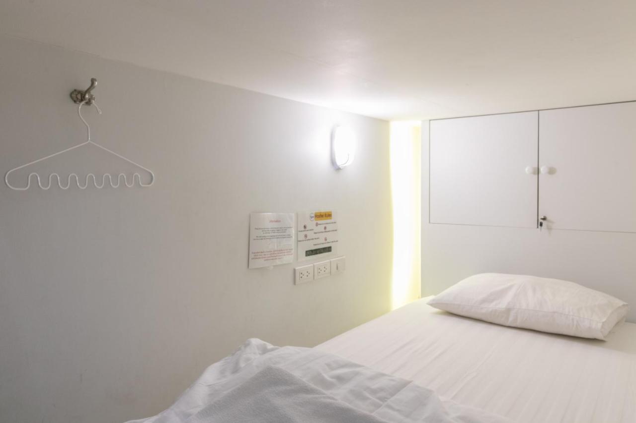 Ratana Boutique Hostel Bangkok Exterior photo